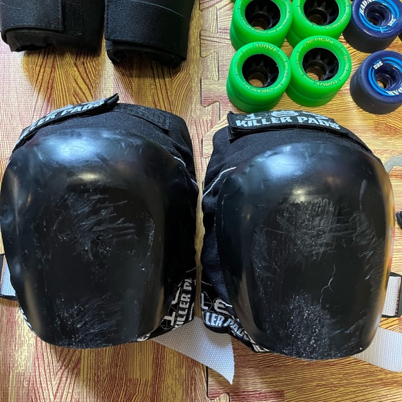 Roller Derby Starter Bundle Riedell R3 Caymen size 6- Med Pads - GUC/NWOT - Picture 4 of 16